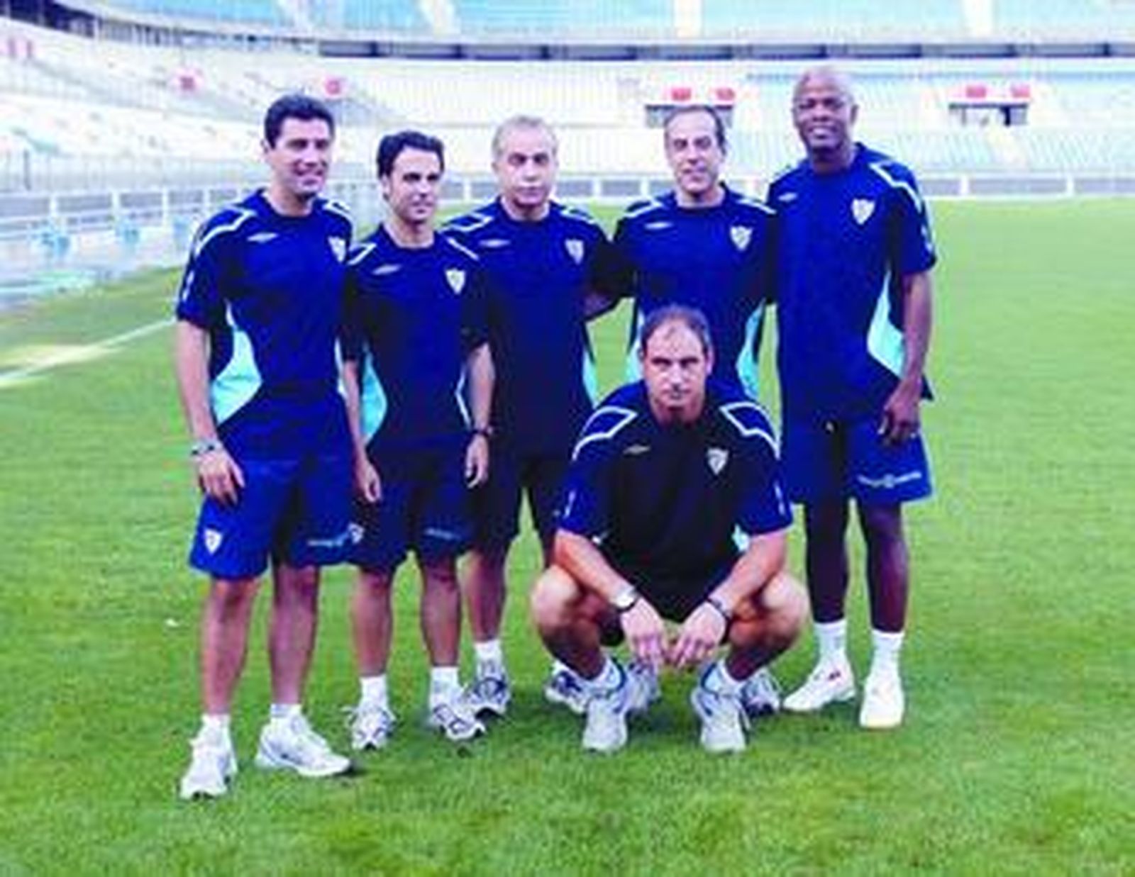 De izquierda a derecha, Mondragón, Reina, Tapia, Enrique Ruiz y Dely Valdés, con Paco Ruiz debajo.