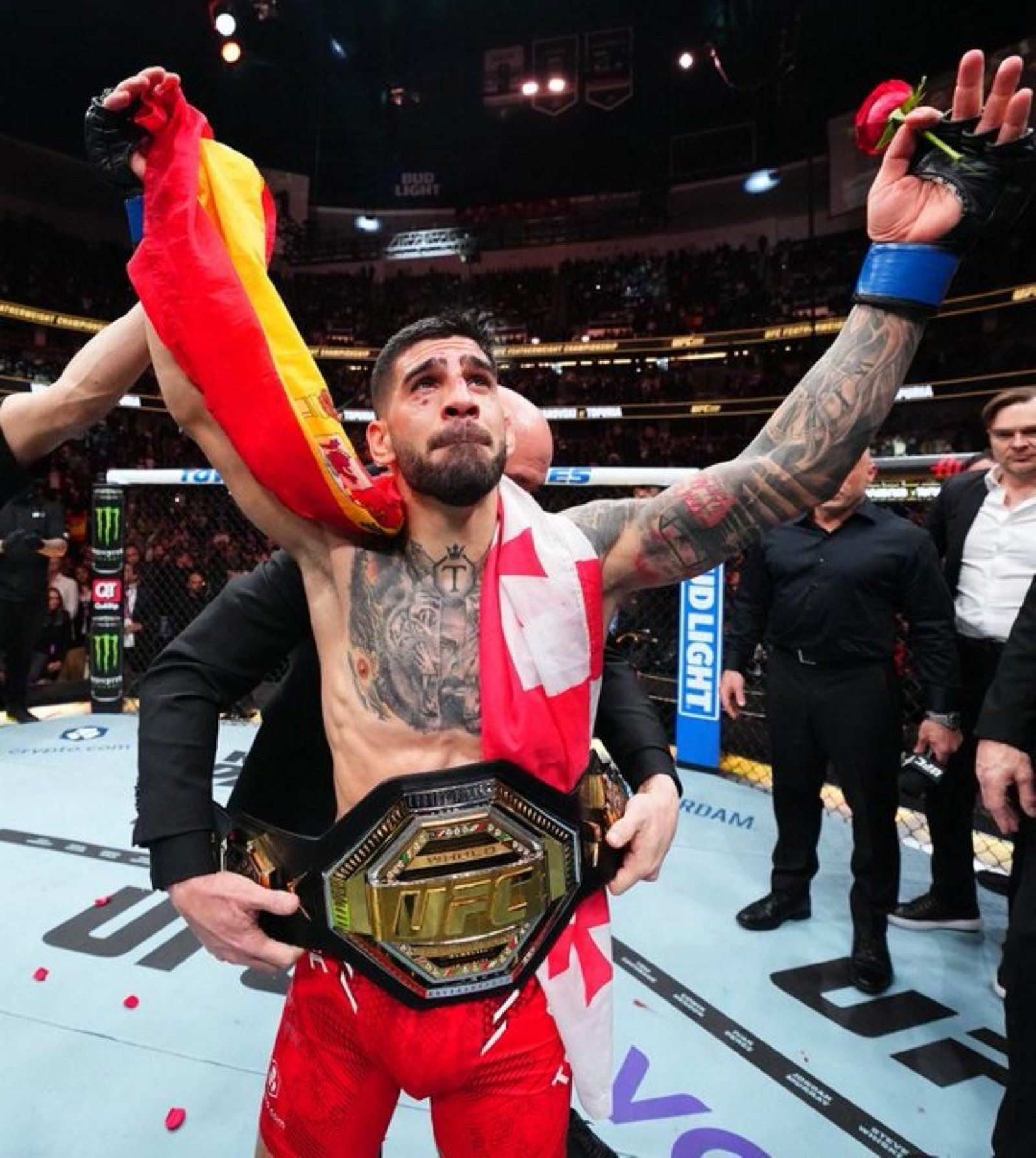 Las fotos del triunfo de Topuria ante Oliveira