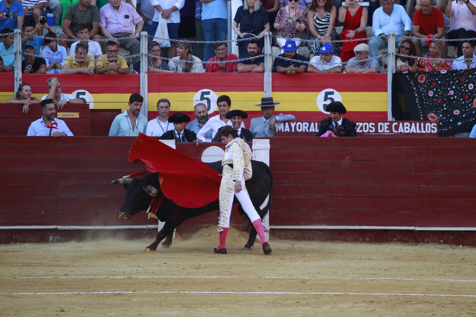 Imágenes del triunfo del torero almeriense Jorge Martínez el día de su alternativa