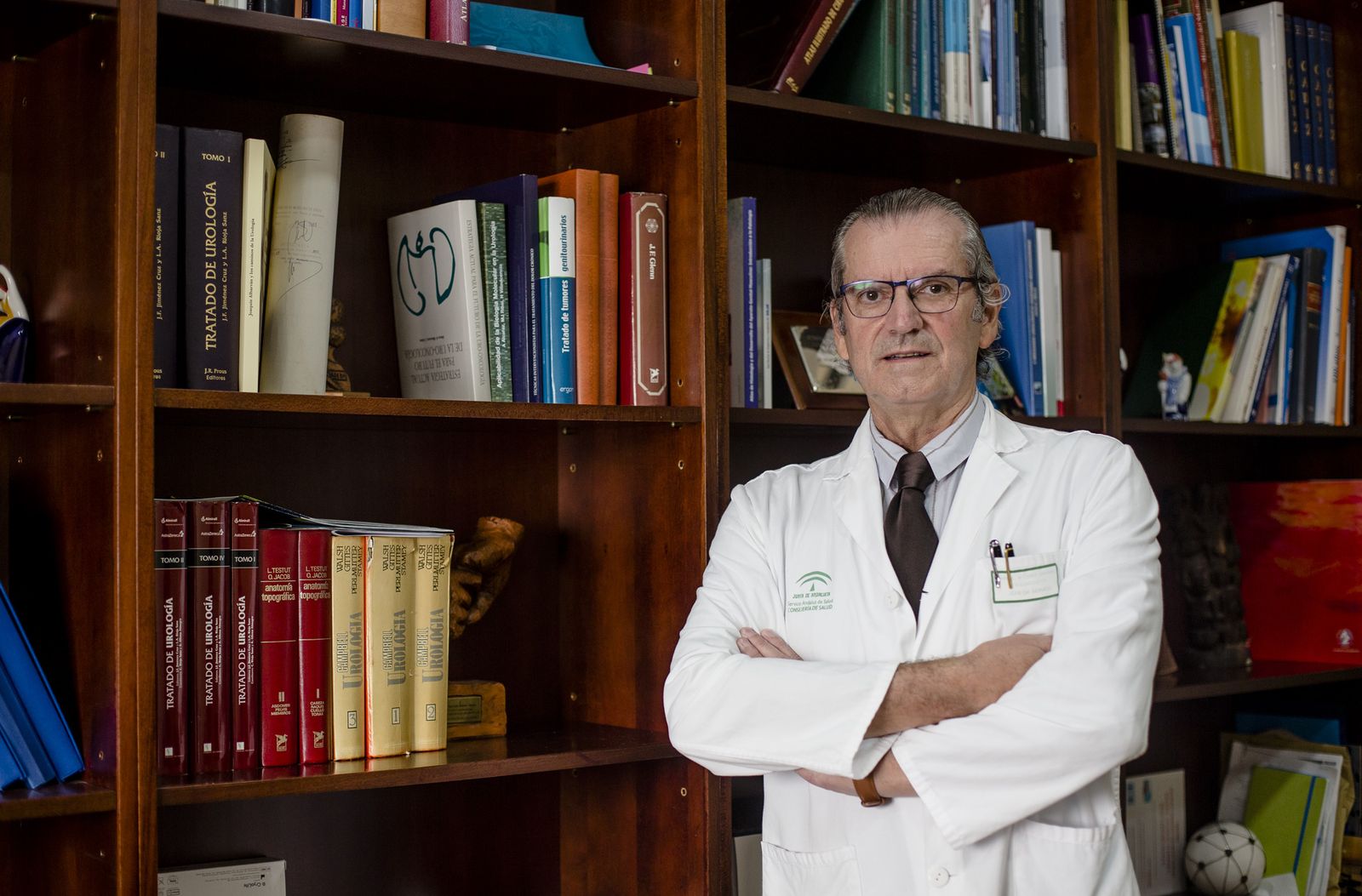 José Luis Álvarez Ossorio en su despacho del Puerta del Mar.