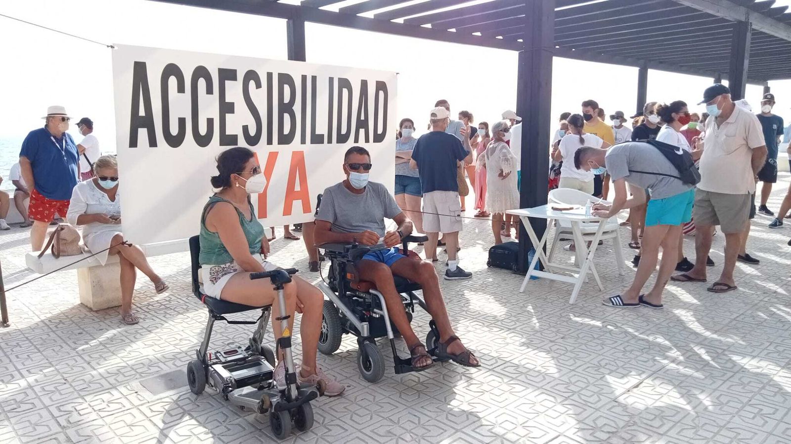 Los vecinos de Matalascañas luchan por una playa más inclusiva.