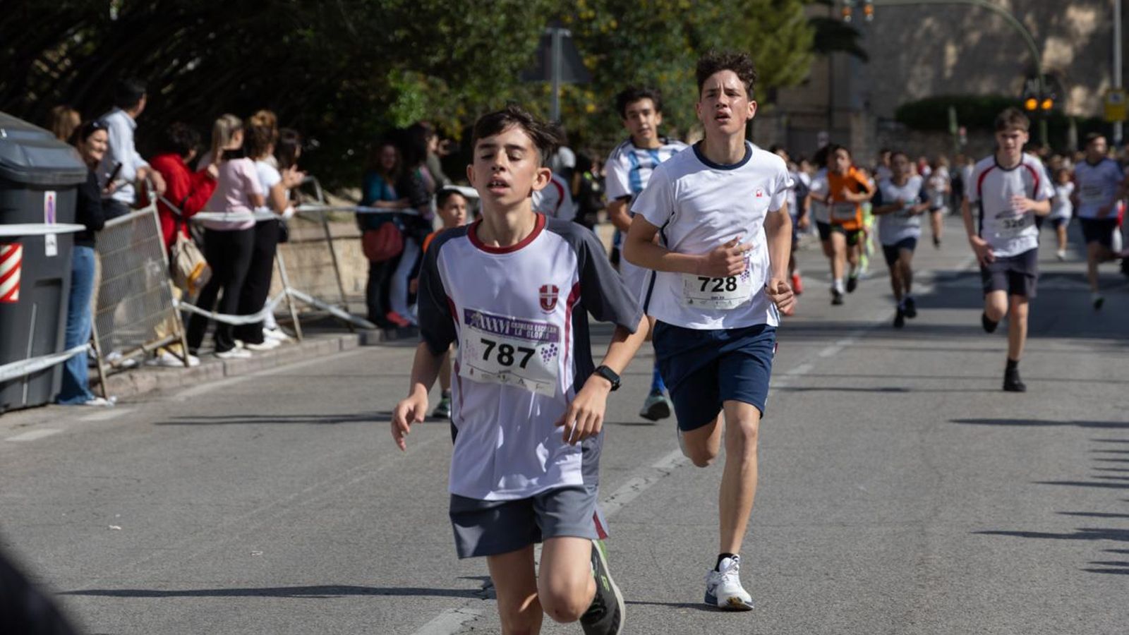 La carrera escolar de “La Gloria” que aúna inclusión y solidaridad, en imágenes
