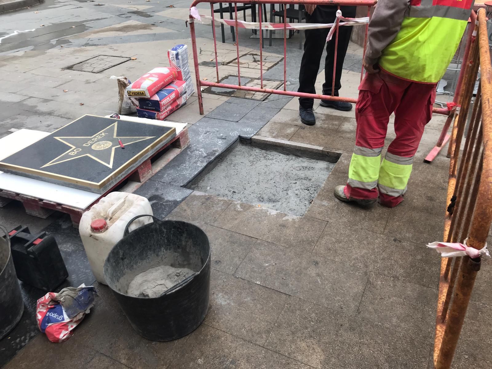 Preparan la estrella de Bo Derek en el Paseo de la Fama de Almería.