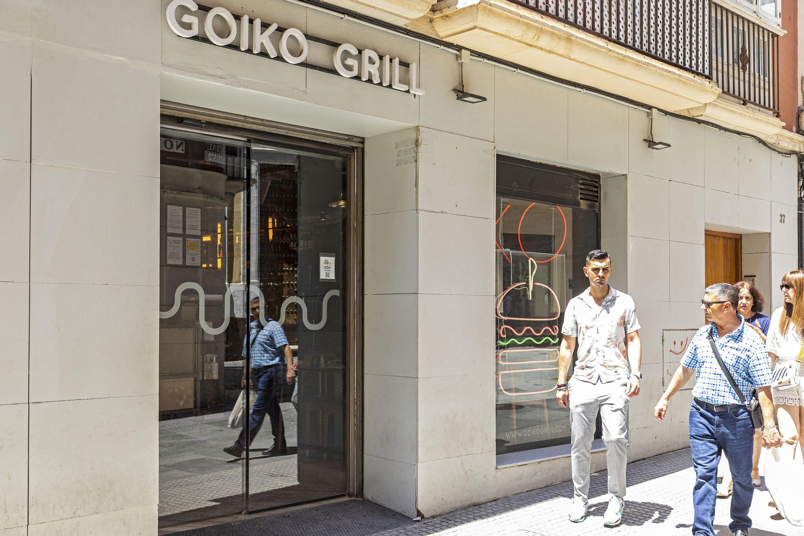 Columla y Ancha, imágenes de referentes del comercio en Cádiz