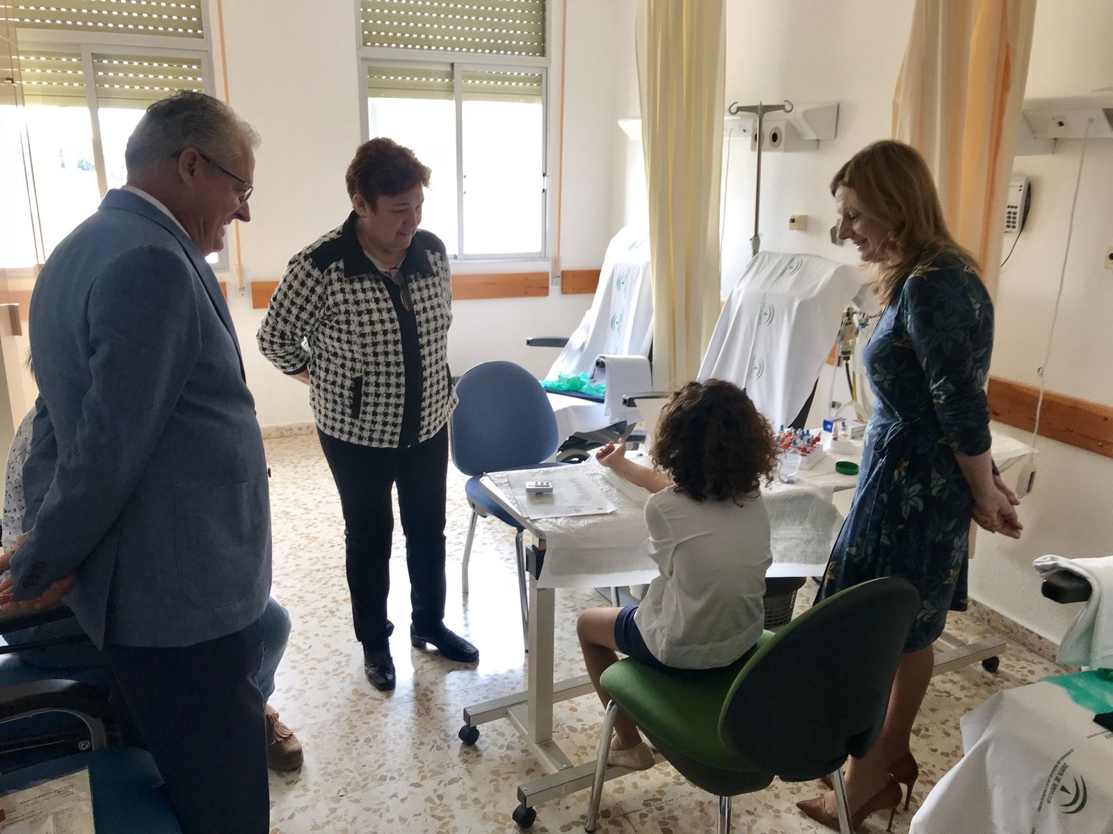 Marina Álvarez en su visita a las instalaciones del centro hospitalario de Riotinto esta mañana