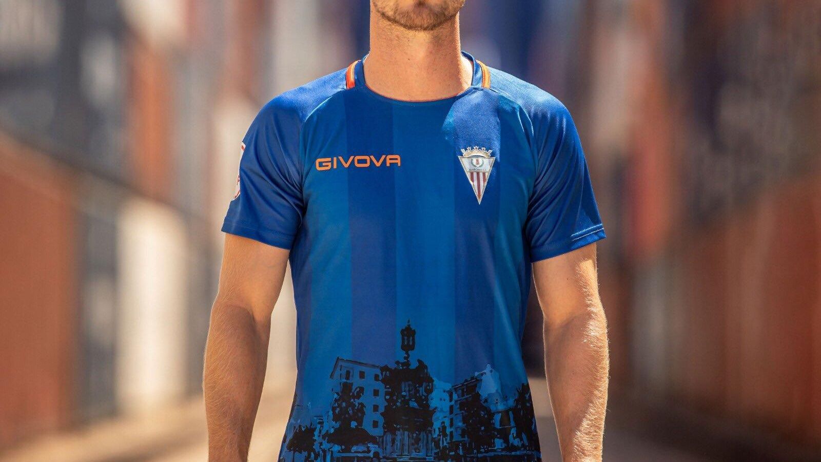 Almenara, con la segunda equipación de la temporada pasada.