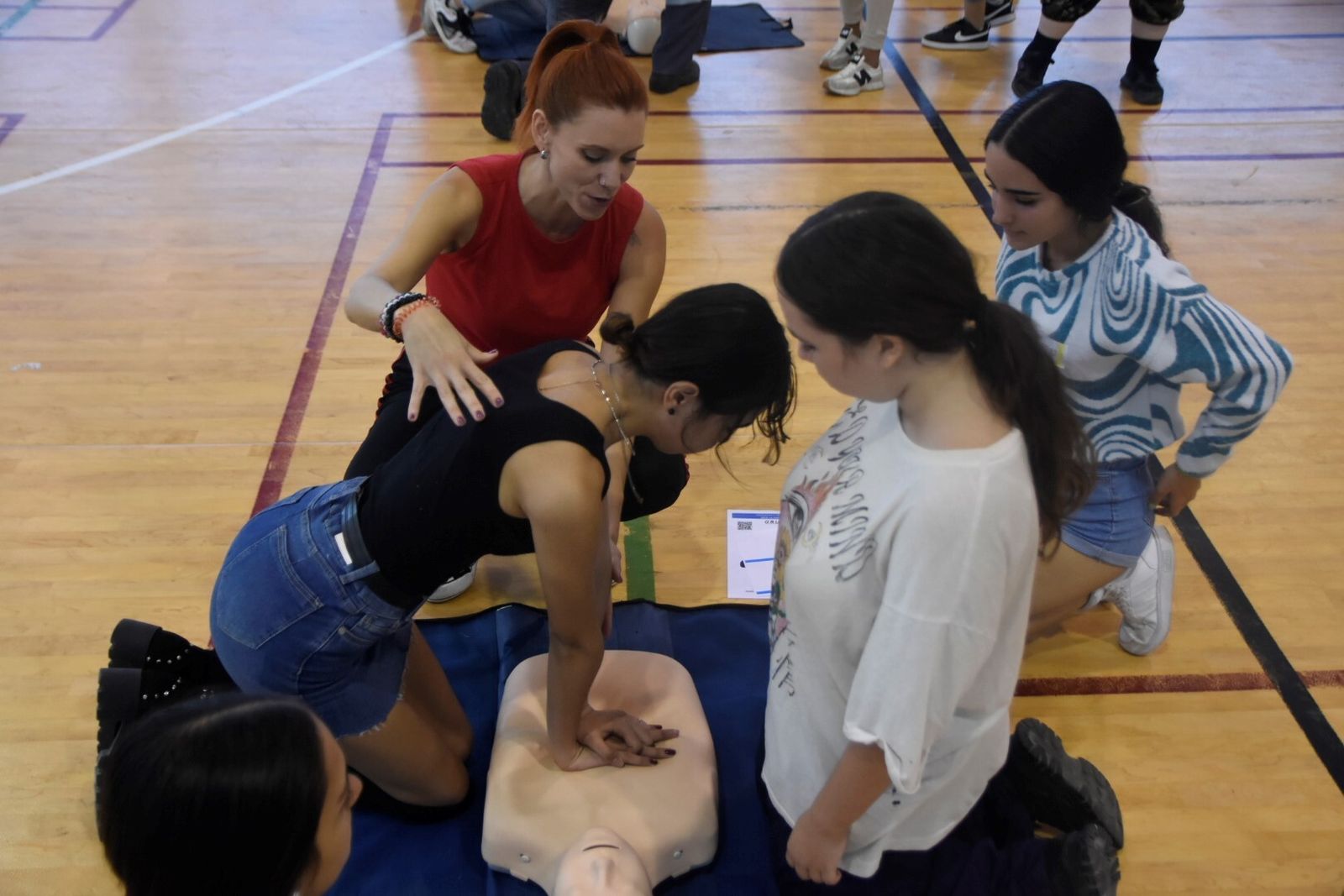Las jornadas de formación en reanimación cardiopulmonar celebradas en el instituto Fidiana de Córdoba, en imágenes