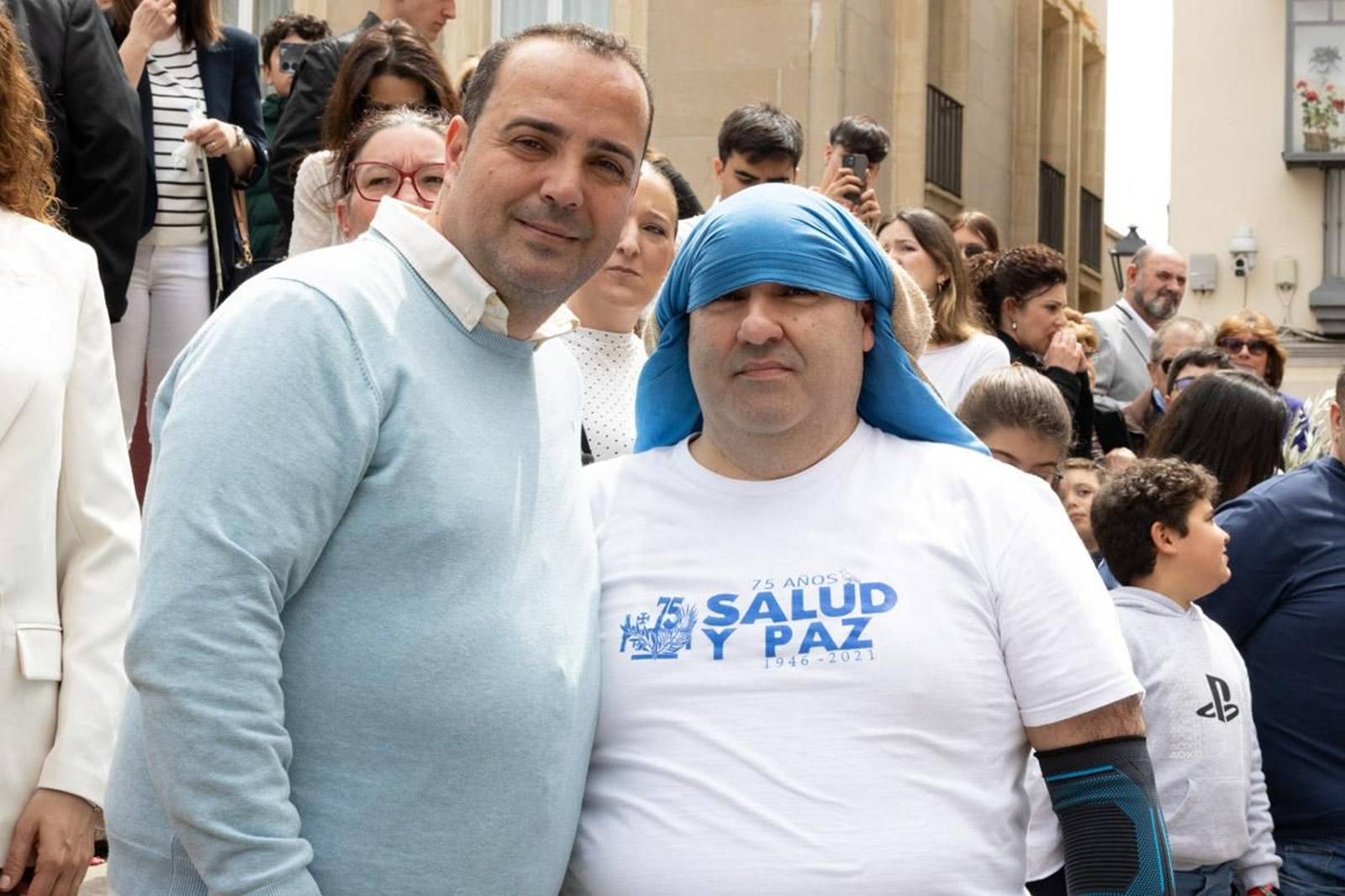 Los jiennenses se echan a la calle para presenciar la primera de las procesiones de la jornada: la Borriquilla (II)
