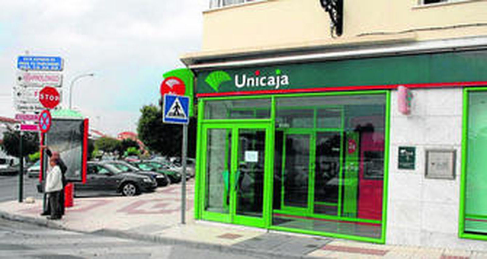 La sucursal de Unicaja en Cártama atracada ayer permaneció cerrada toda la mañana.