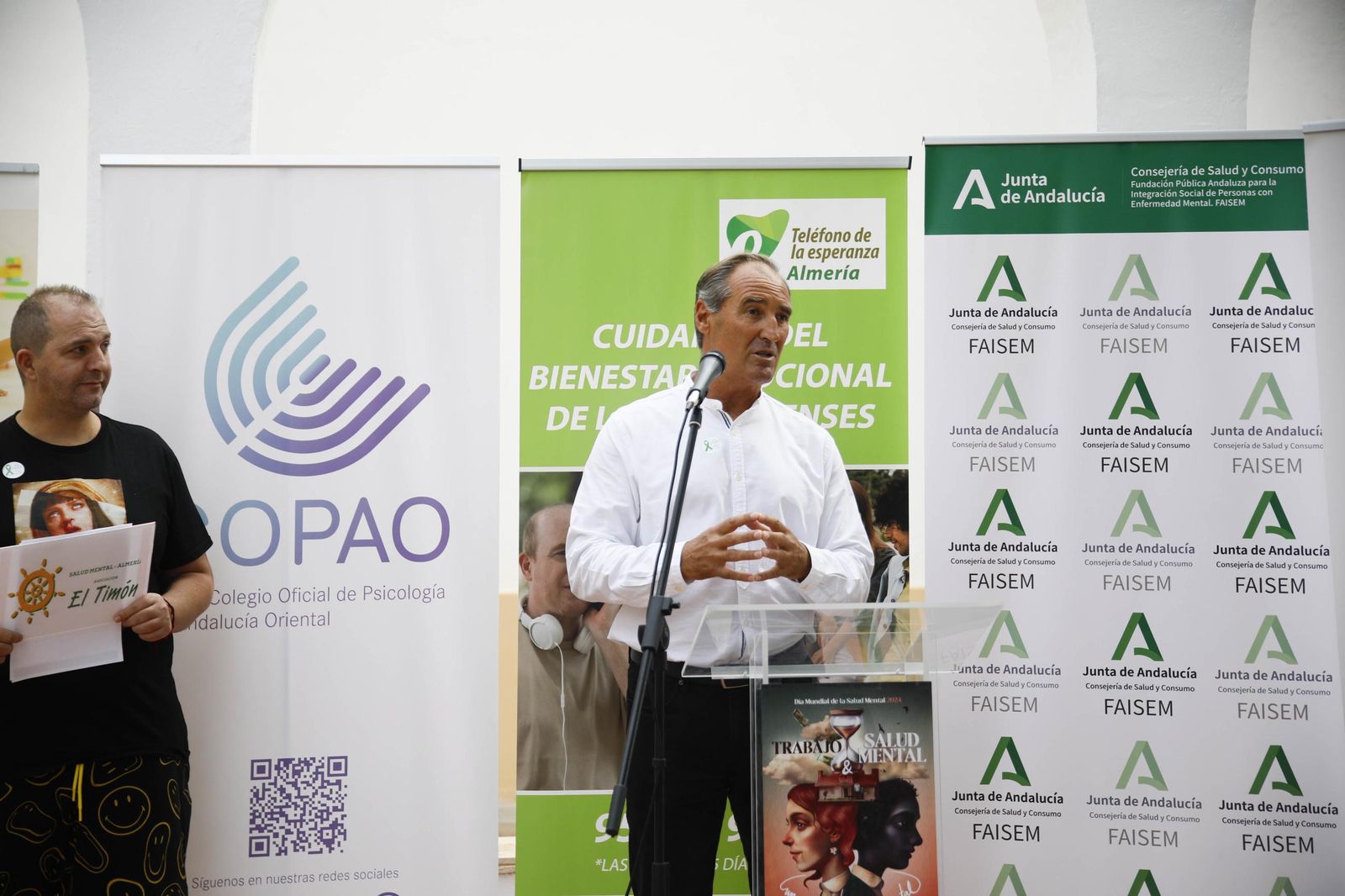 Las imágenes del "Día mundial de la salud mental" en Almería