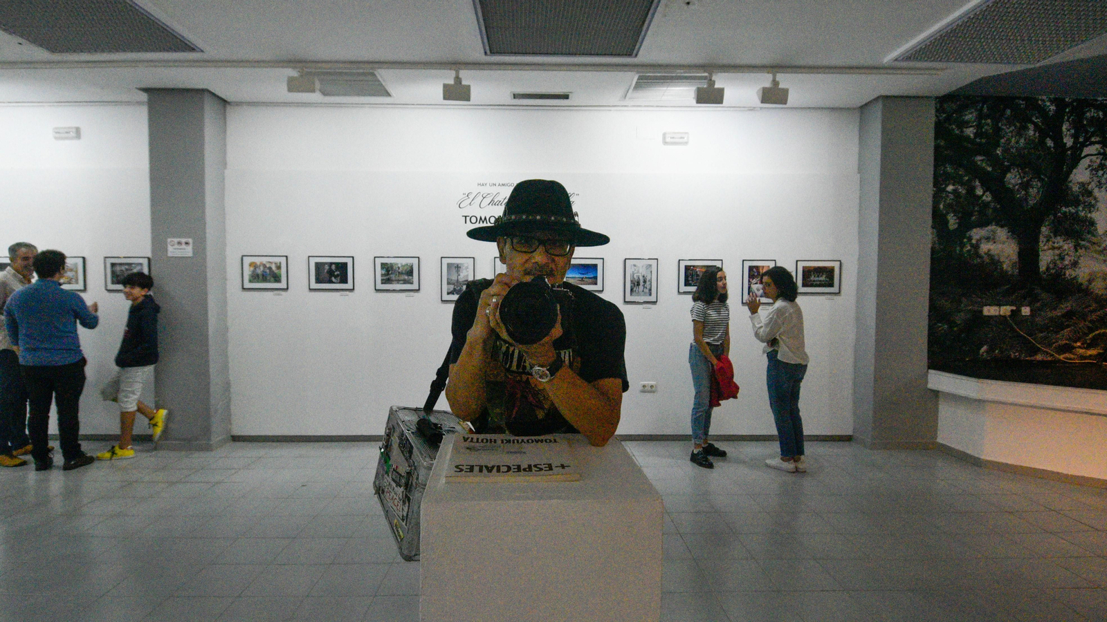 Inauguración de la exposición de Tomoyuki Hotta 'El Chato y la Bella'