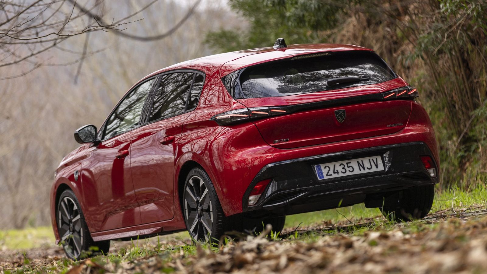 La versión Hybrid es, con diferencia, la más solicitada por los compradores del Peugeot 308. Con etiqueta Eco, permite circular en algunas circunstancias con el motor eléctrico.