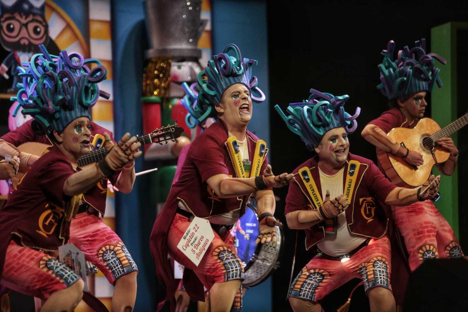 Actuación de la chirigota 'Los Coac Toys'