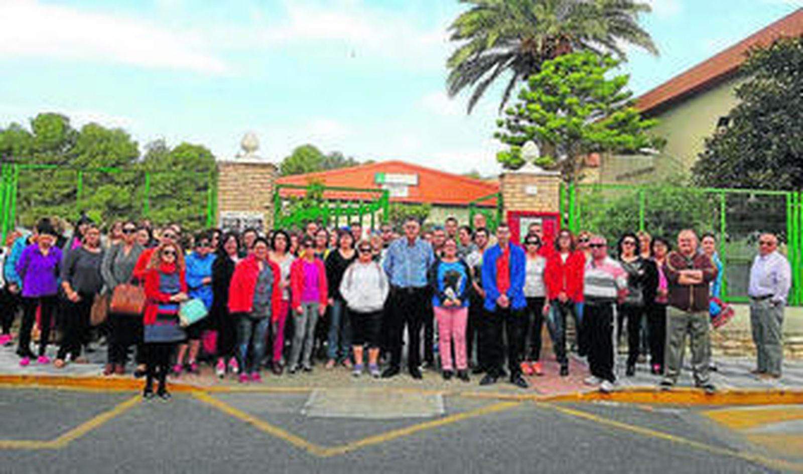 Los padres y madres de los colegios Trina Rull y Antonio Relaño se manifestaron hace unos días.