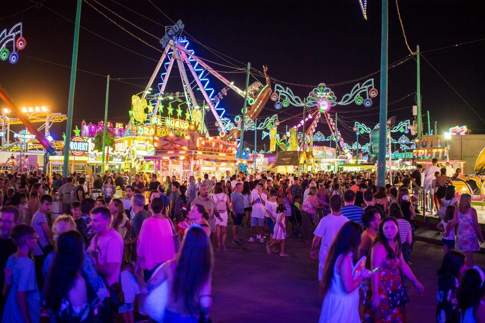 Las noches iluminadas en el Real de la Feria de Málaga (fotos)