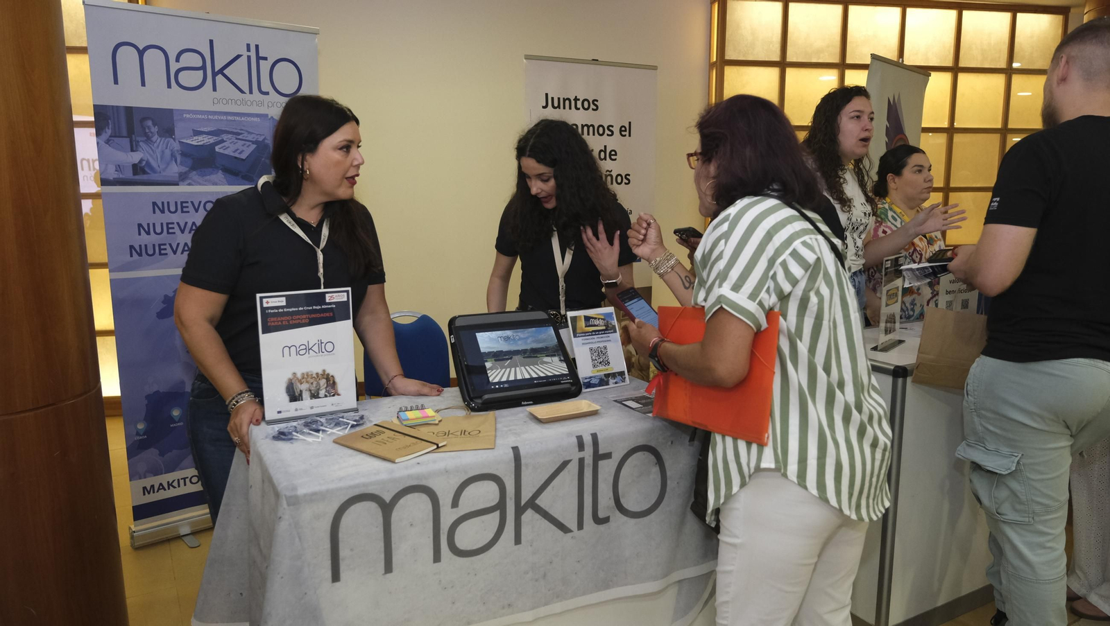 I Feria de Empleo Cruz Roja de Almería, en imágenes