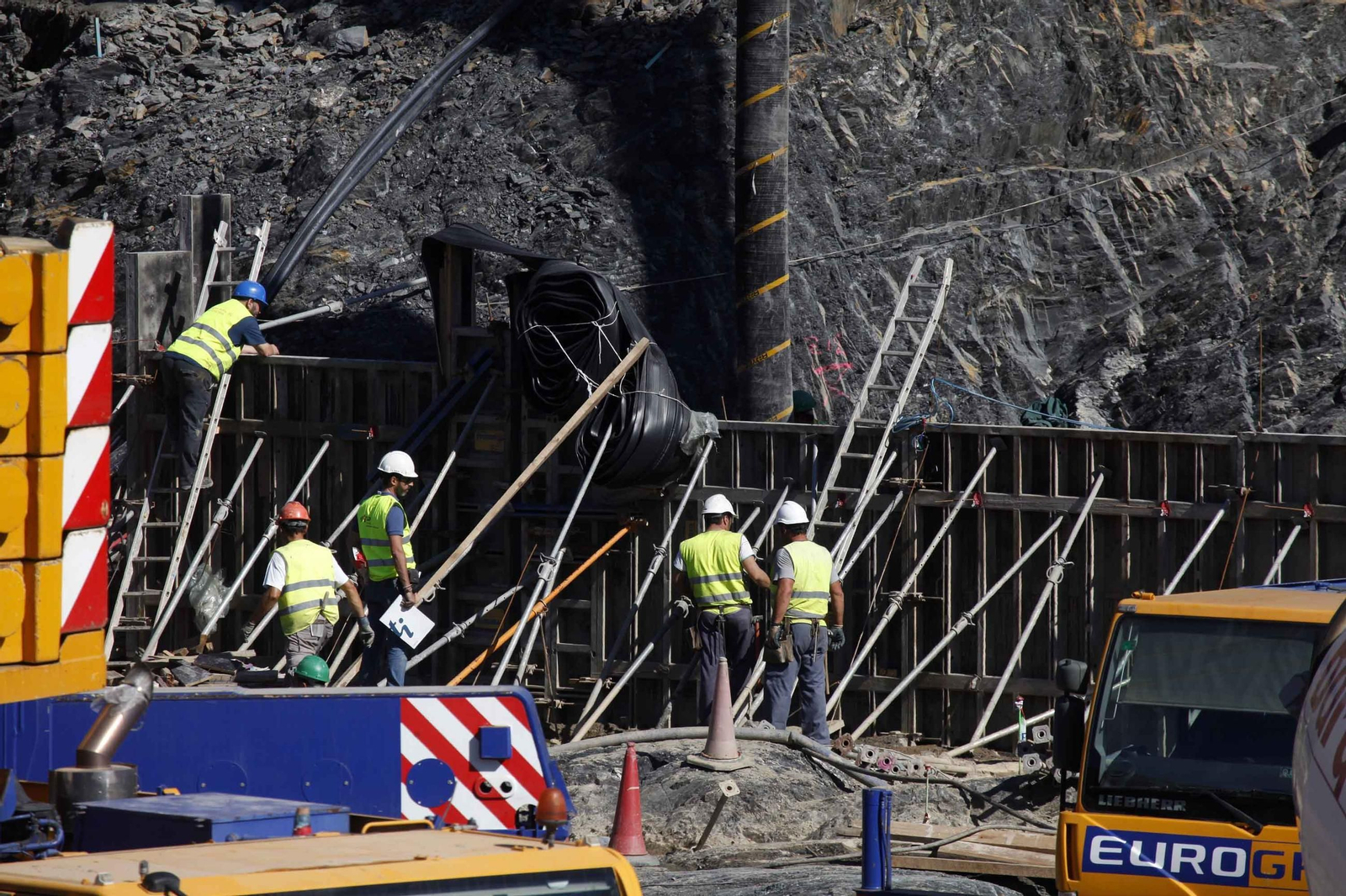 Obras de la presa de Alcolea -actualmente paralizadas- en octubre de 2015