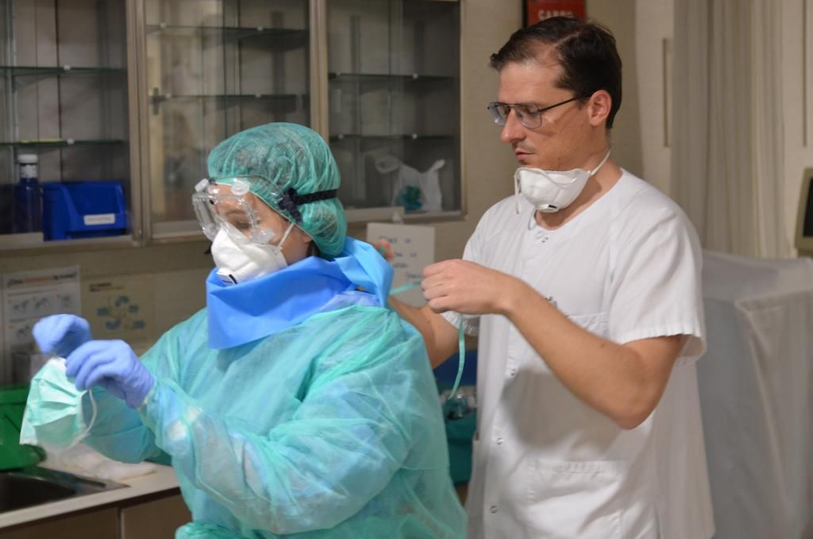 El día a día de las Unidades Covid de hospitalización del Reina Sofía, captado por sus profesionales