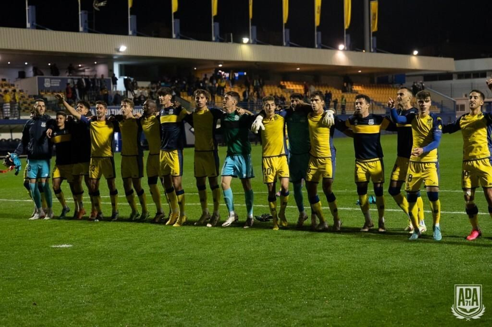 El Alcorcón festeja su último triunfo en casa.