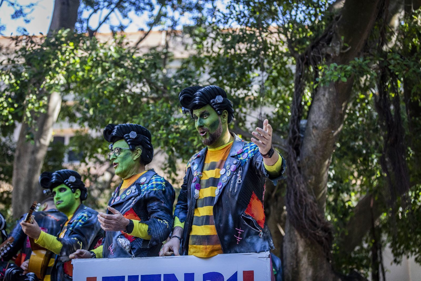 Las imágenes del Domingo de Piñata del Carnaval de Cádiz 2023.