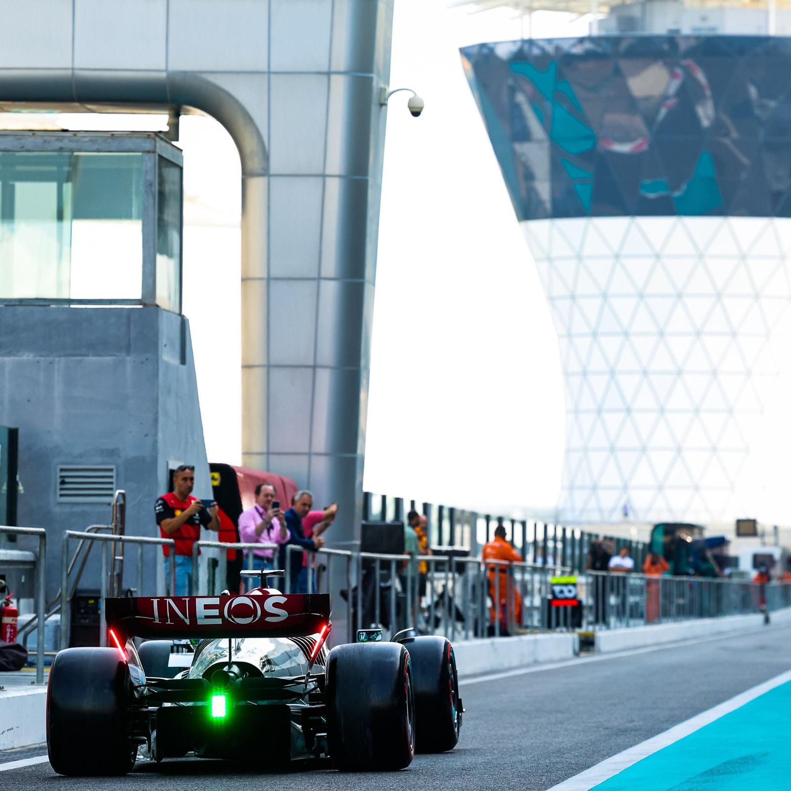 Las escuderías de  Fórmula uno se prueban tras el fin de temporada