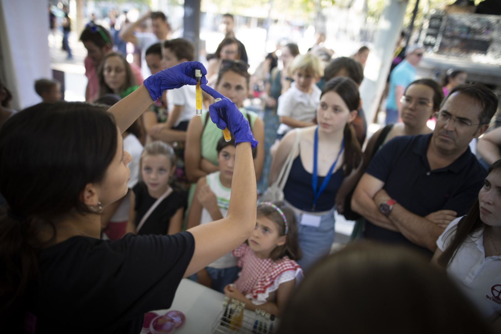 Así ha sido la Noche de los investigadores en Granada