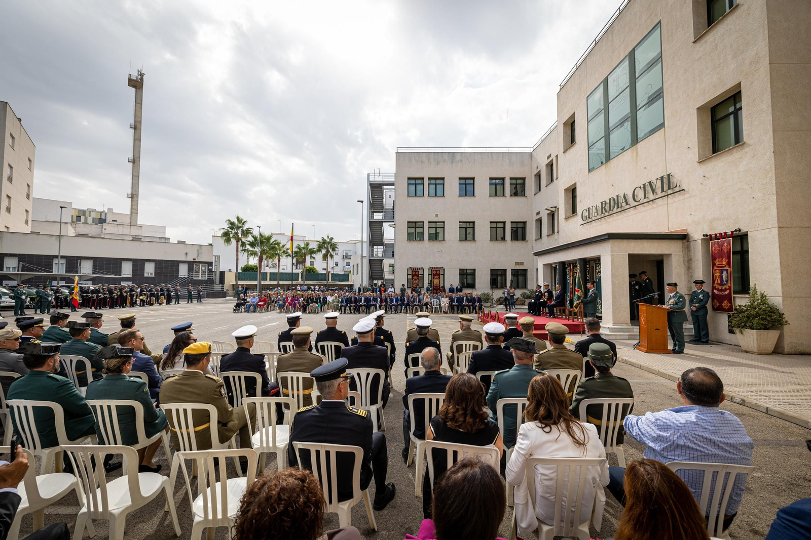 Imágenes de los actos de la Guardia Civil en Cádiz por la festividad de la Virgen del Pilar