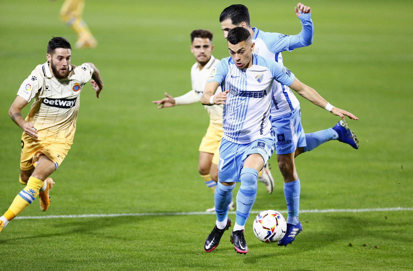 Yanis Rahmani, en el duelo de la primera vuelta en La Rosaleda.