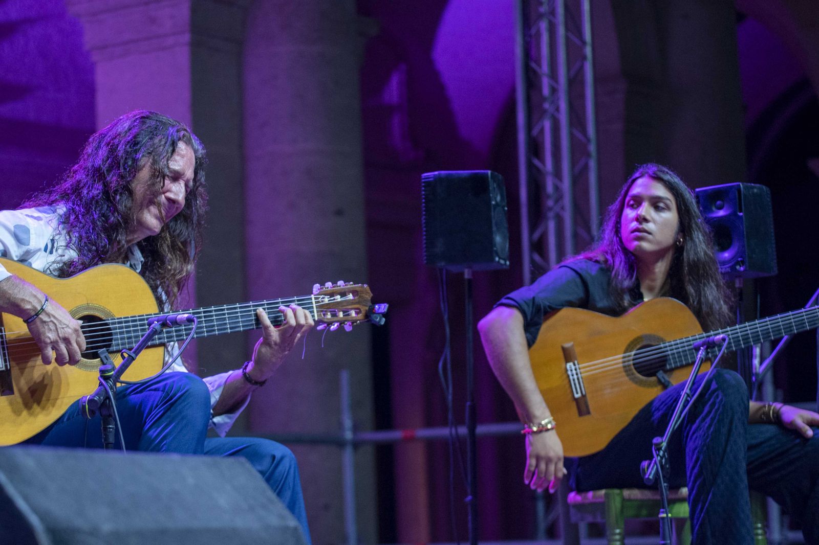 Tomatito y su hijo José del Tomate, un dúo que sobre el escenario, emociona al público.