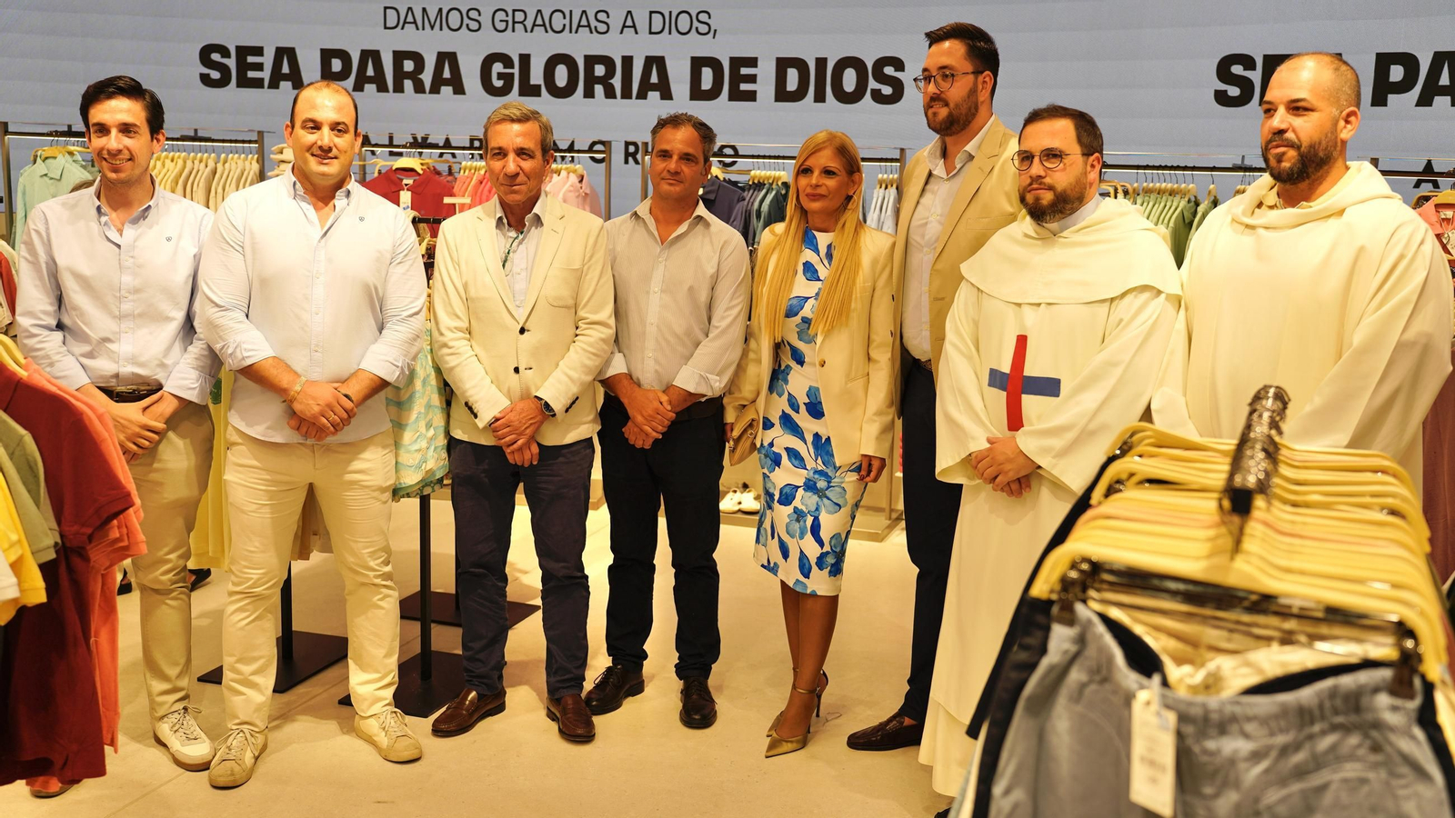 Fotos de la apertura de la marca Álvaro Moreno en el Centro Comercial Puerta Europa de Algeciras