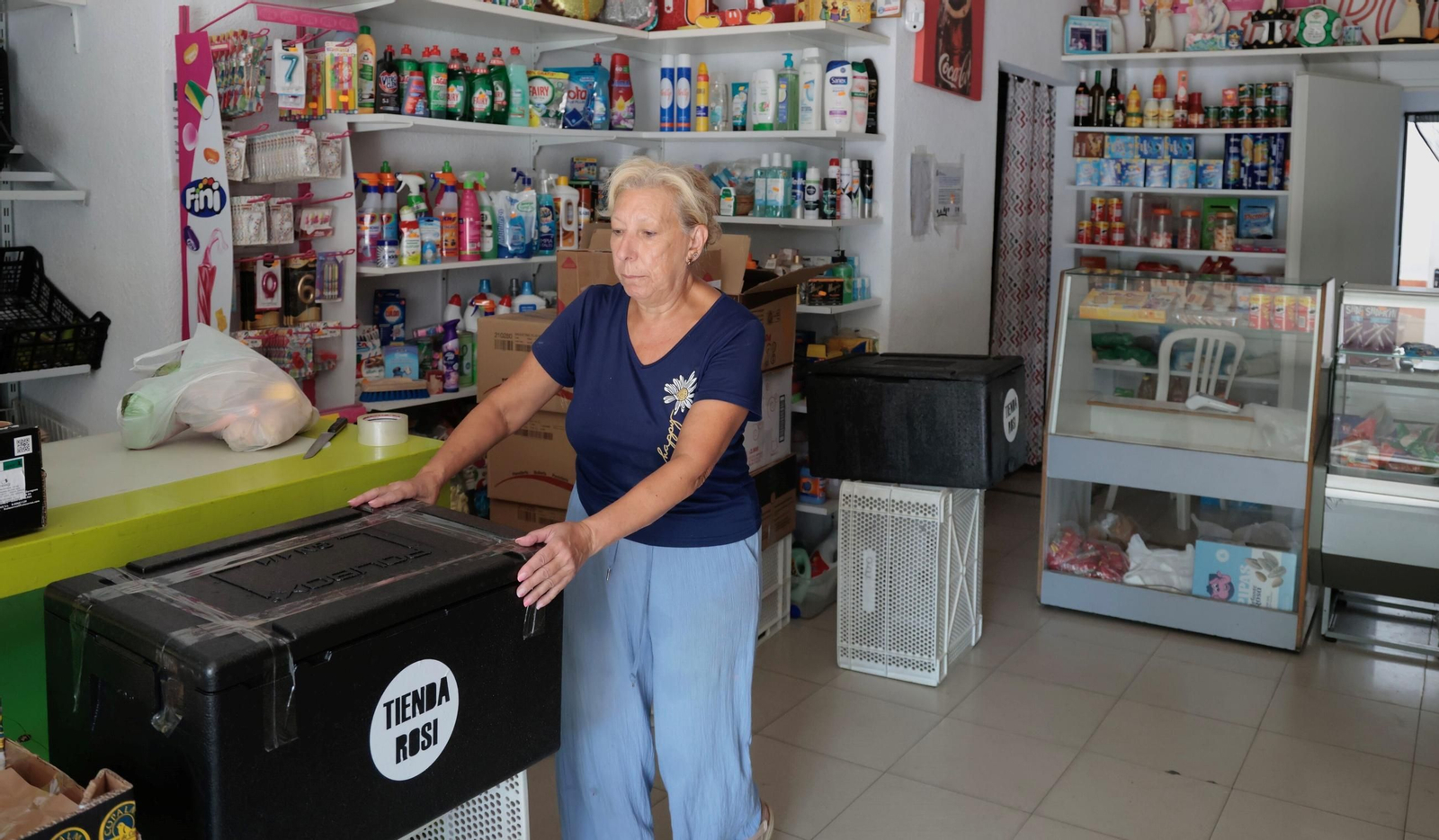 Rosario, de la Tienda de Rosi, en su establecimiento.