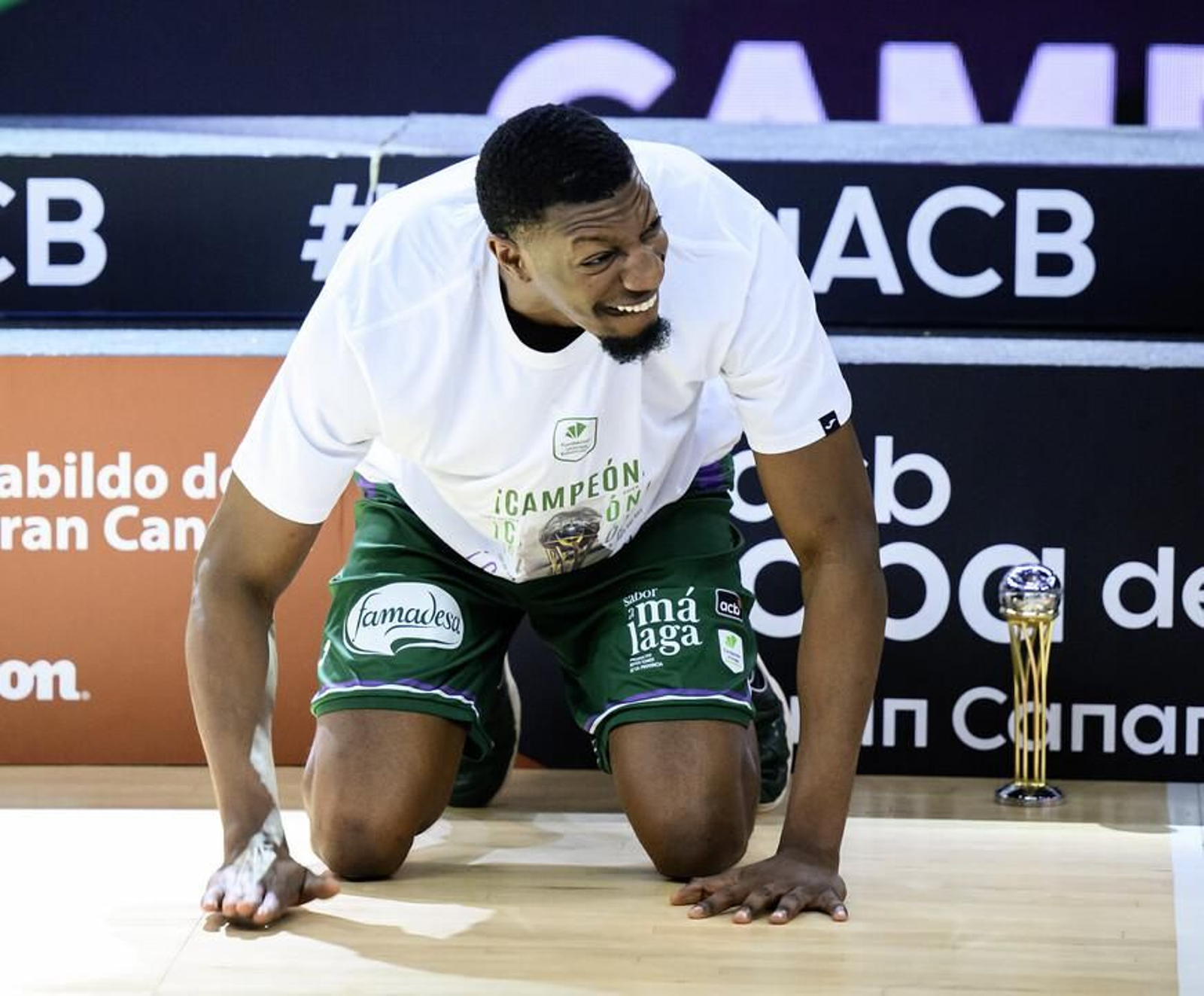 El Unicaja, campeón de Copa: Todas las imágenes del partido, la fiesta y la llegada a Málaga