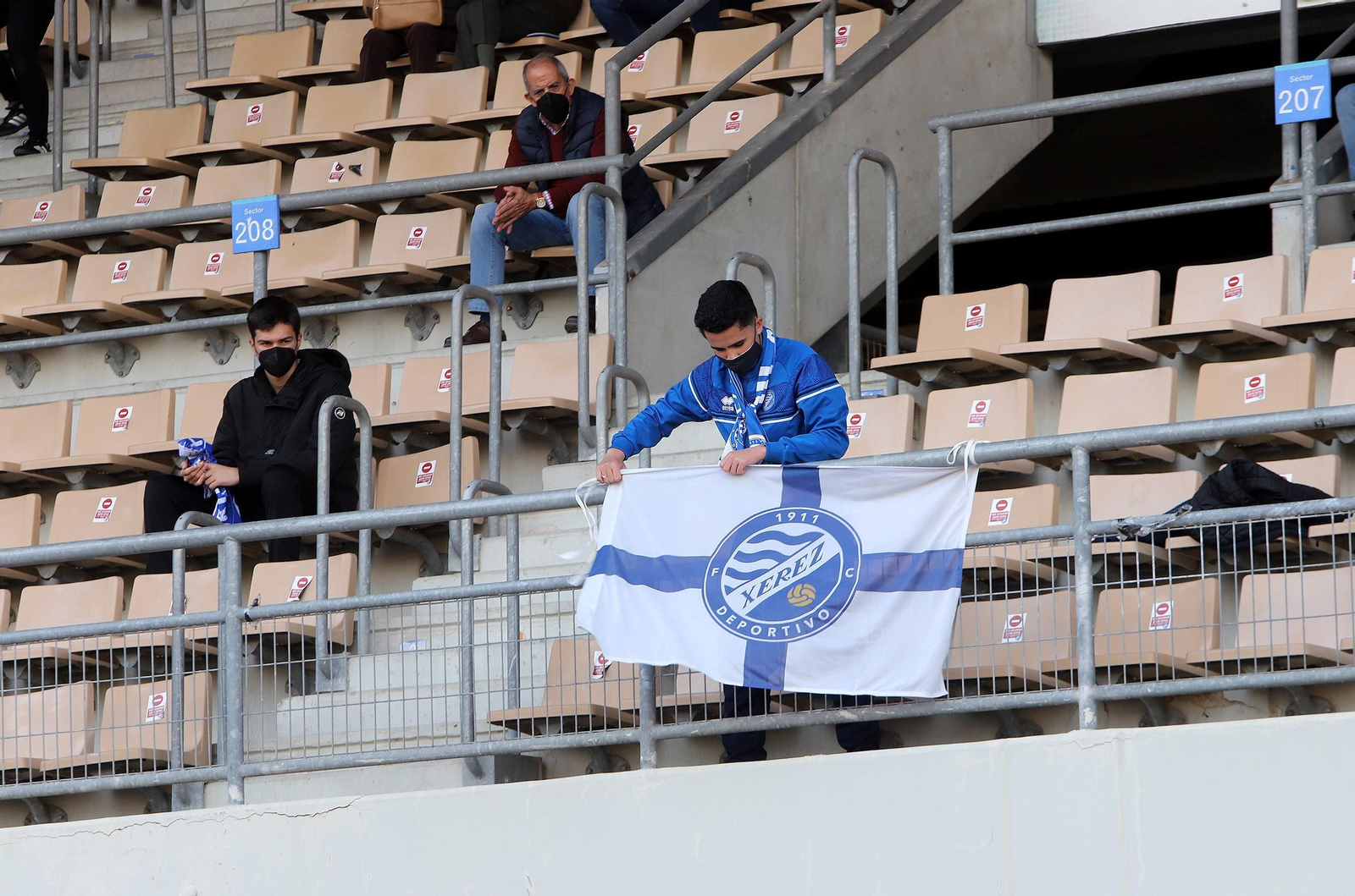 Imágenes del partido entre el Xerez DFC-Conil