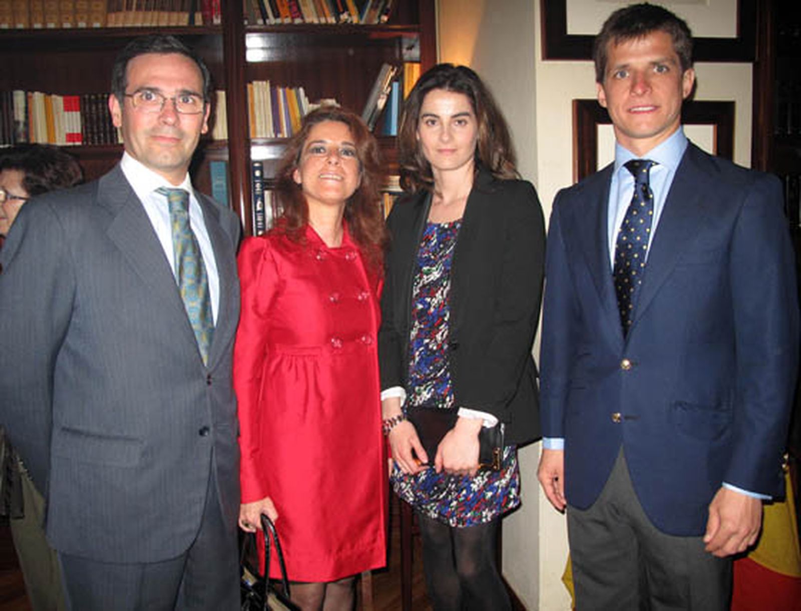Amable Esparza y Remedín Vázquez, hija de Manolo Vázquez; con Rosario Domecq y su marido, el diestro Julián López ‘El Juli’.

Foto: Victoria Ramírez