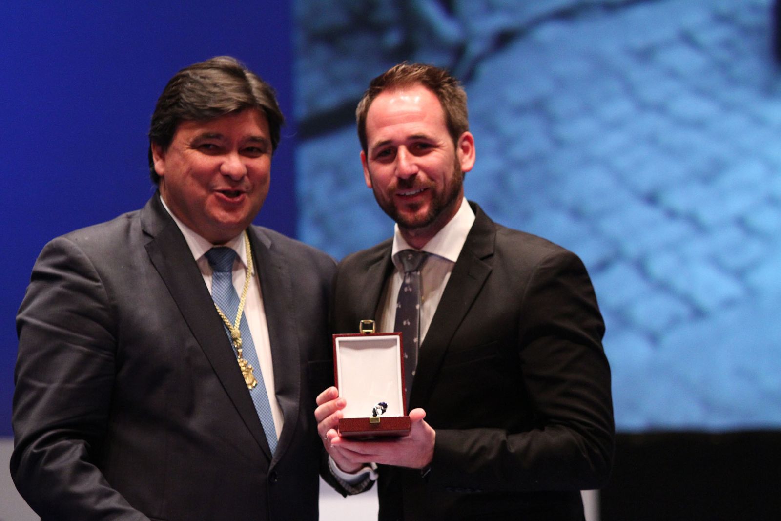 Imágenes de la entrega de las medallas de Huelva