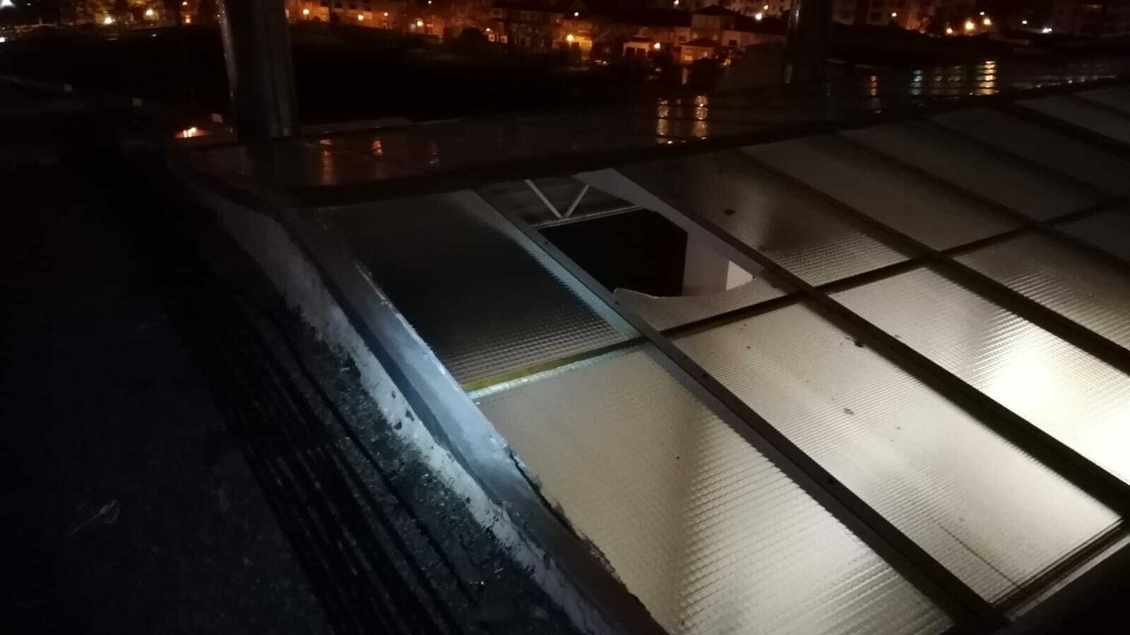 Zona desde la que cayó el joven herido.