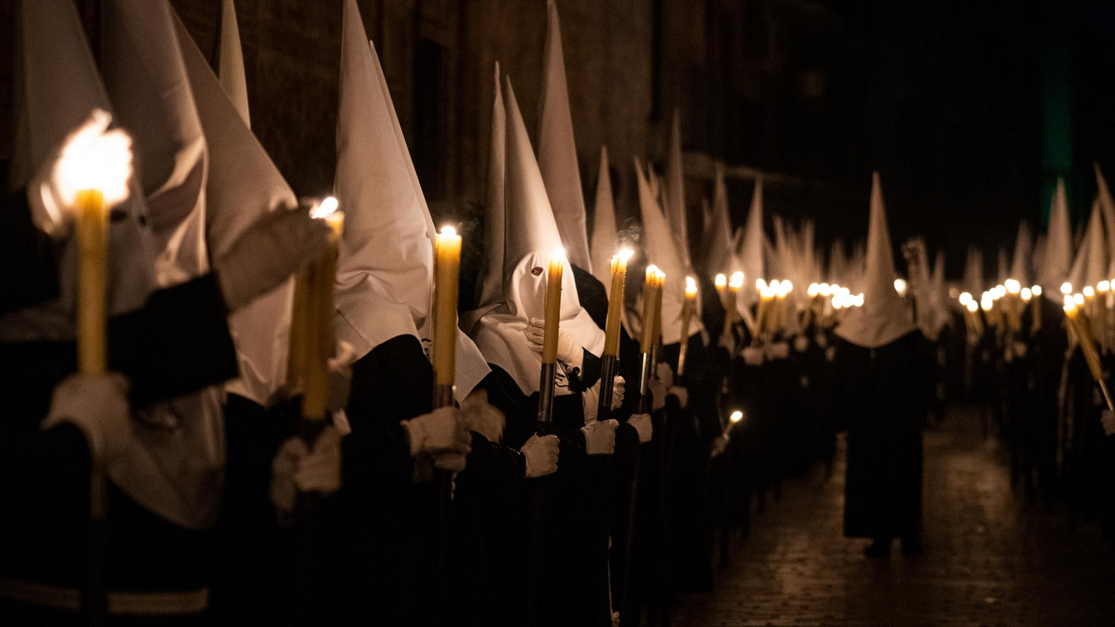 La procesión del Silencio en Lucena, en fotografías