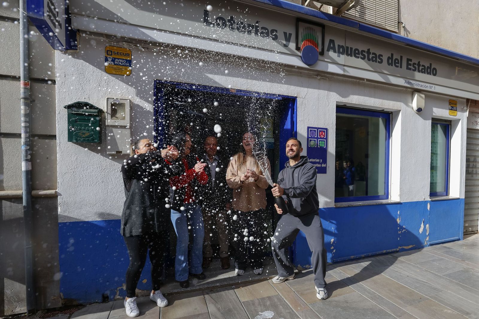 Las imágenes de la euforia de Santa Fe tras los 25 millones que deja la Lotería de Navidad