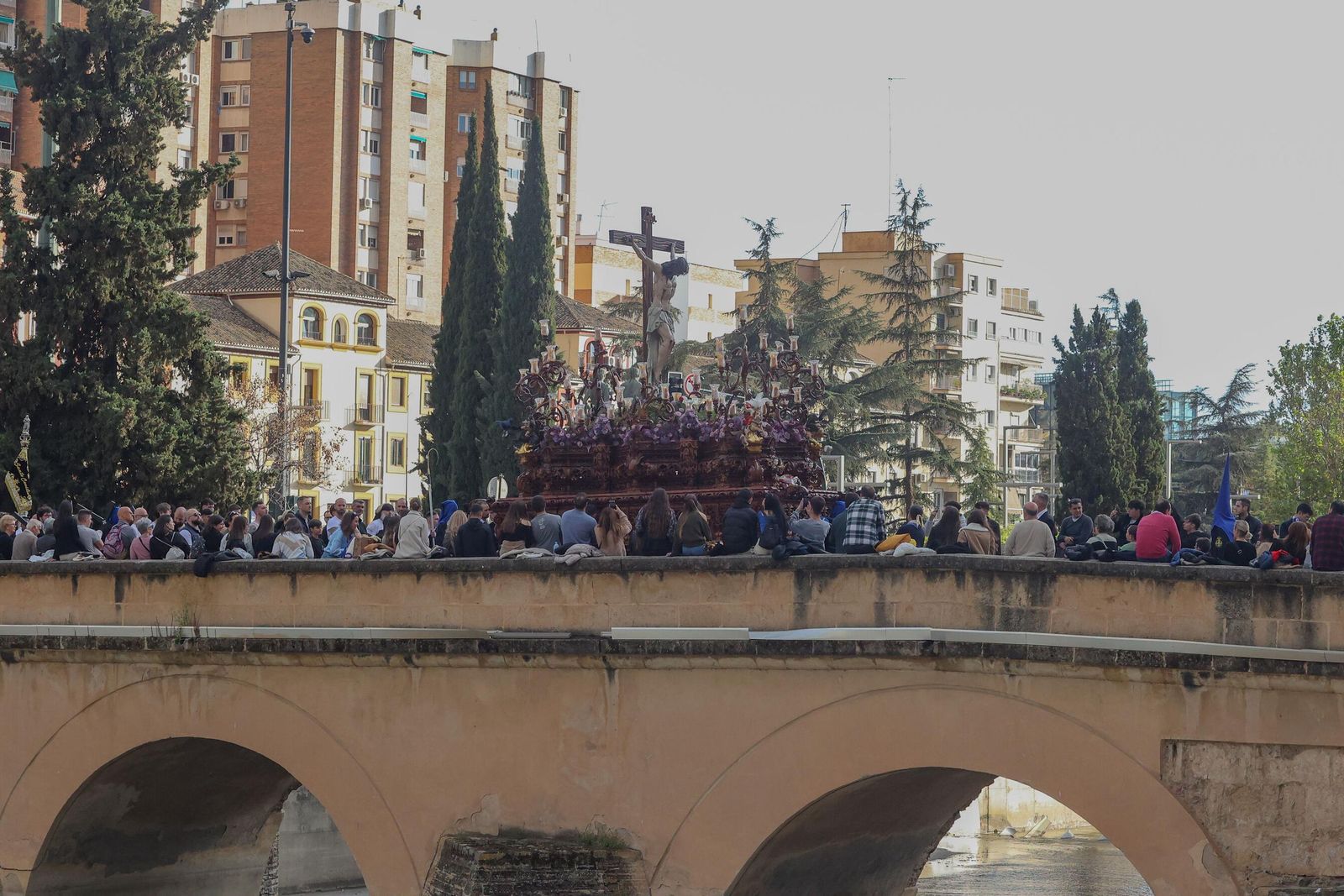 Así vivió Granada la salida de la Hermandad de los Salesianos 2025