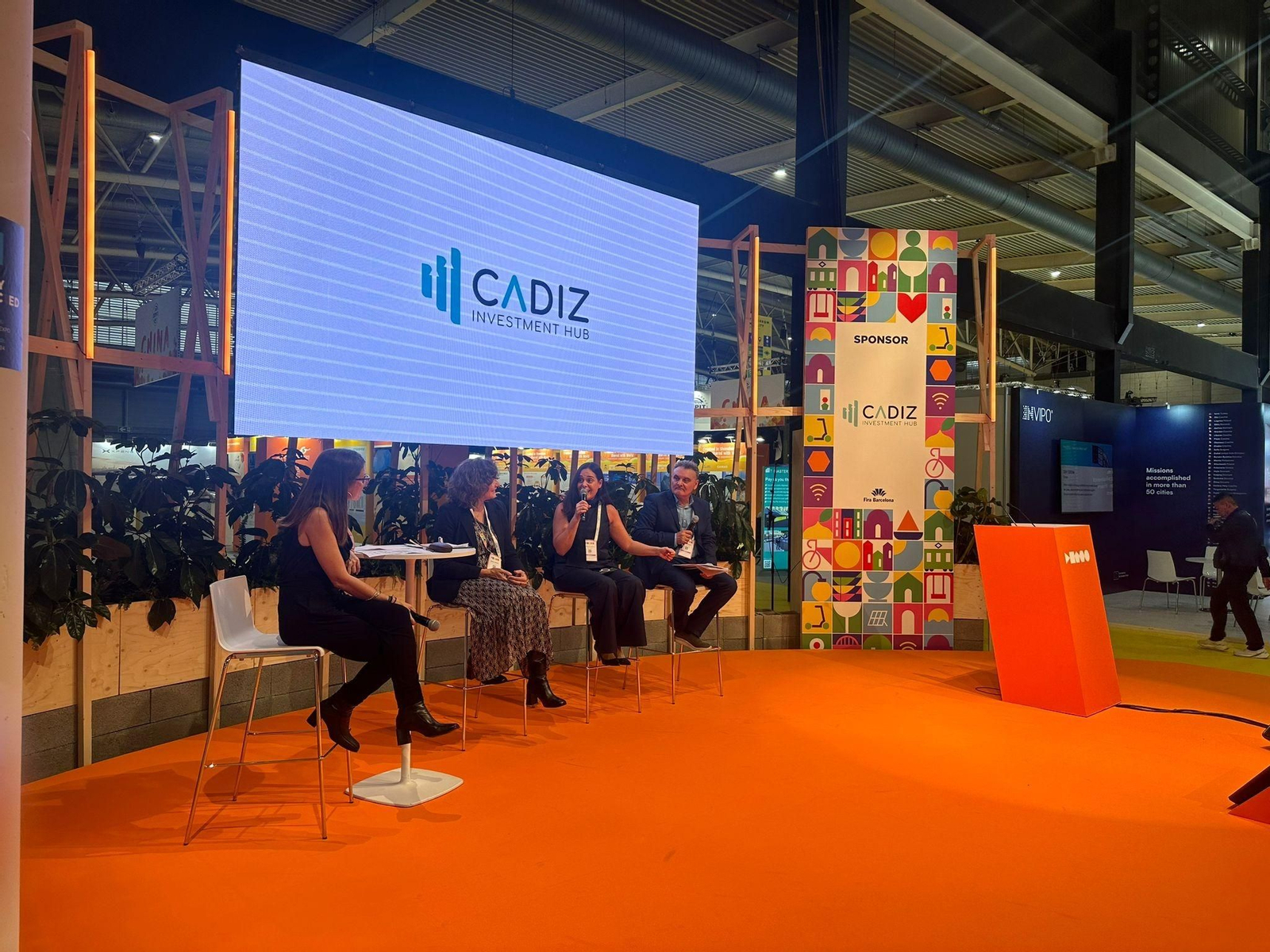 Integrantes de la mesa redonda organizada por Cadiz Investment Hub en el congreso 'Smart Cities'. Integrantes de la mesa redonda organizada por Cadiz Investment Hub en el congreso 'Smart Cities'.