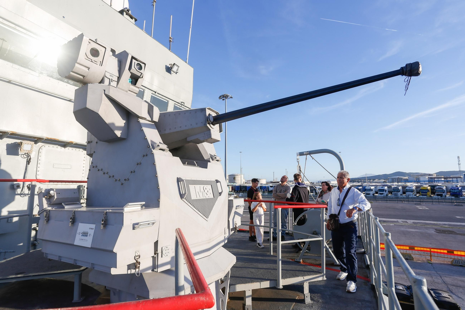 Fotos de la jornada de puertas abiertas del patrullero 'Vigía' en el Puerto de Algeciras