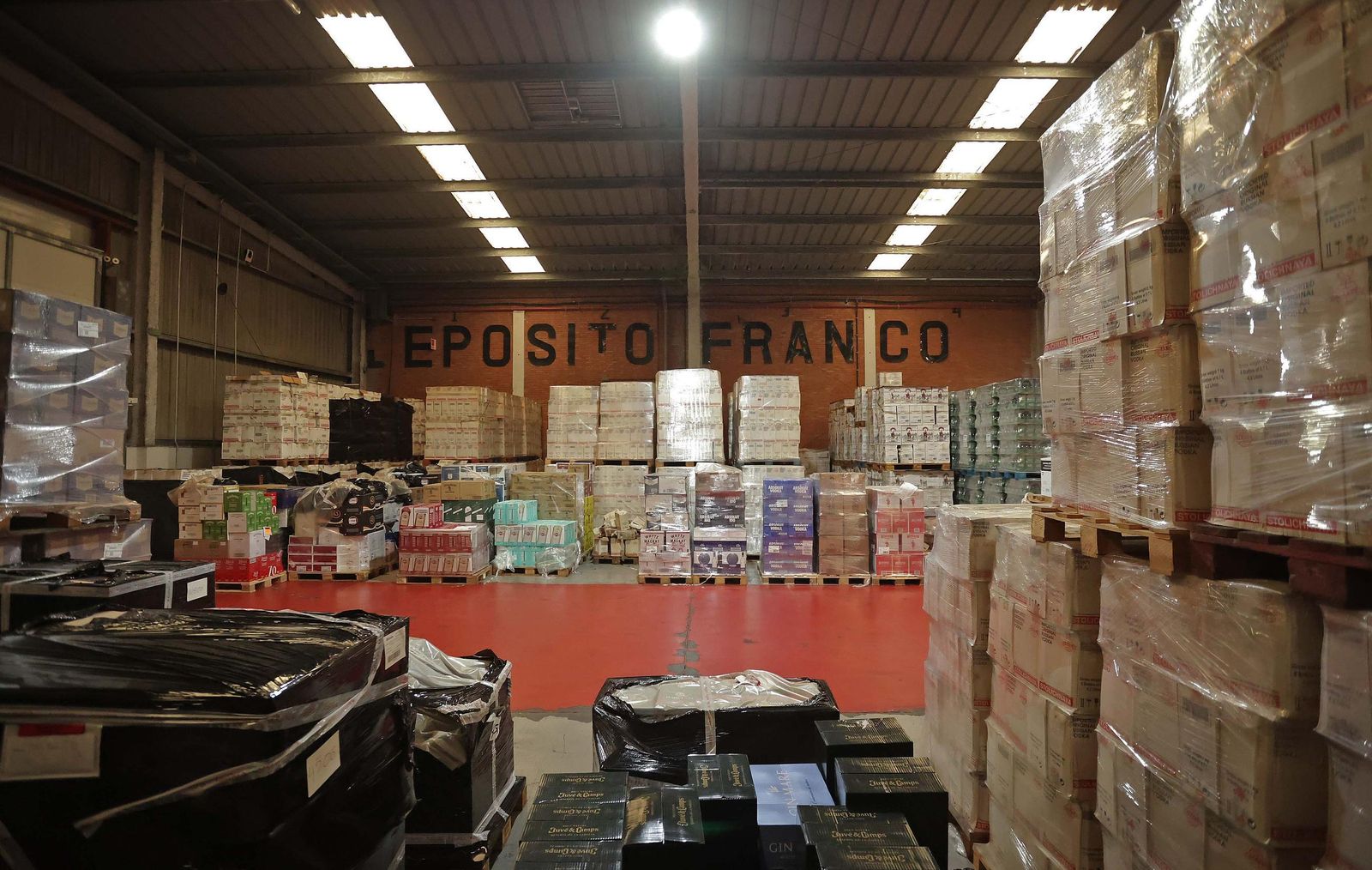 El depósito franco del Puerto de Algeciras, en imágenes