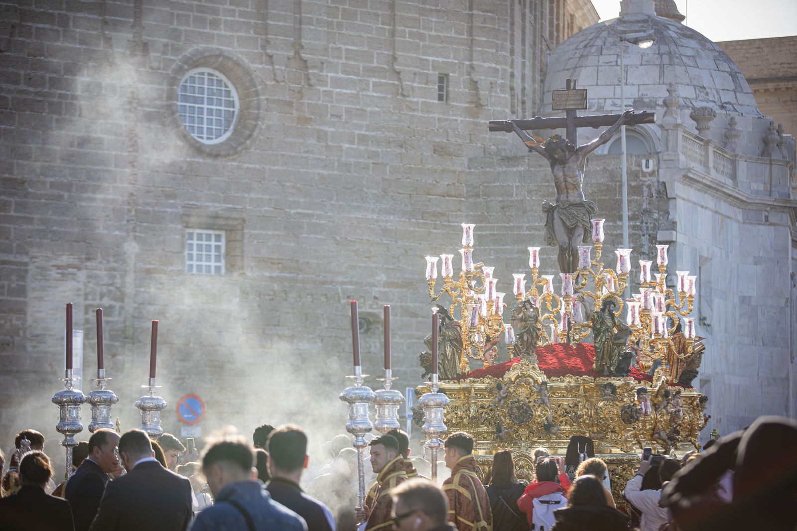 Imágenes del regreso de La Palma a su templo en la Semana Santa de Cádiz 2022