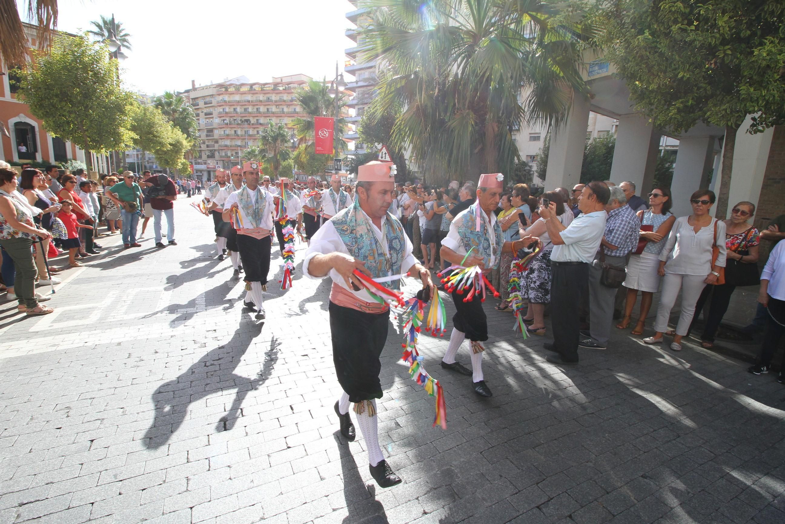 Imágenes del desfile Iberoamericano de bailes.
