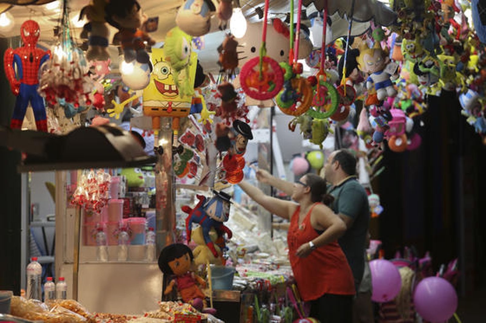 Jolgorio en el Real y en el centro

Foto: Marta González / Javier Albiñana