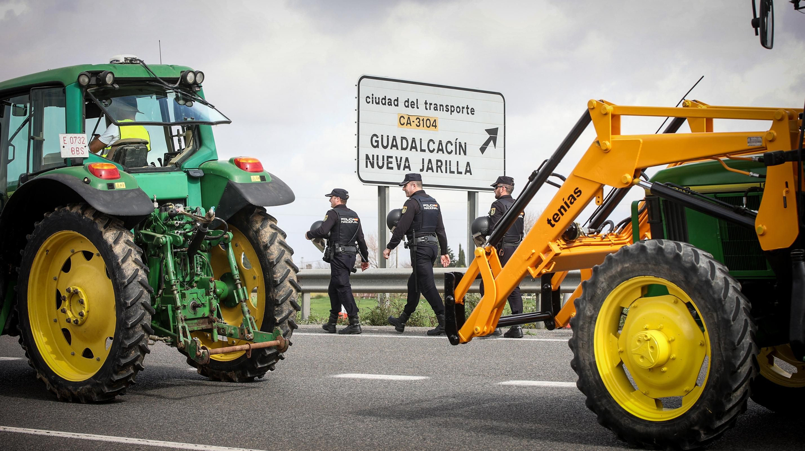 Mucha policía y pocos tractores