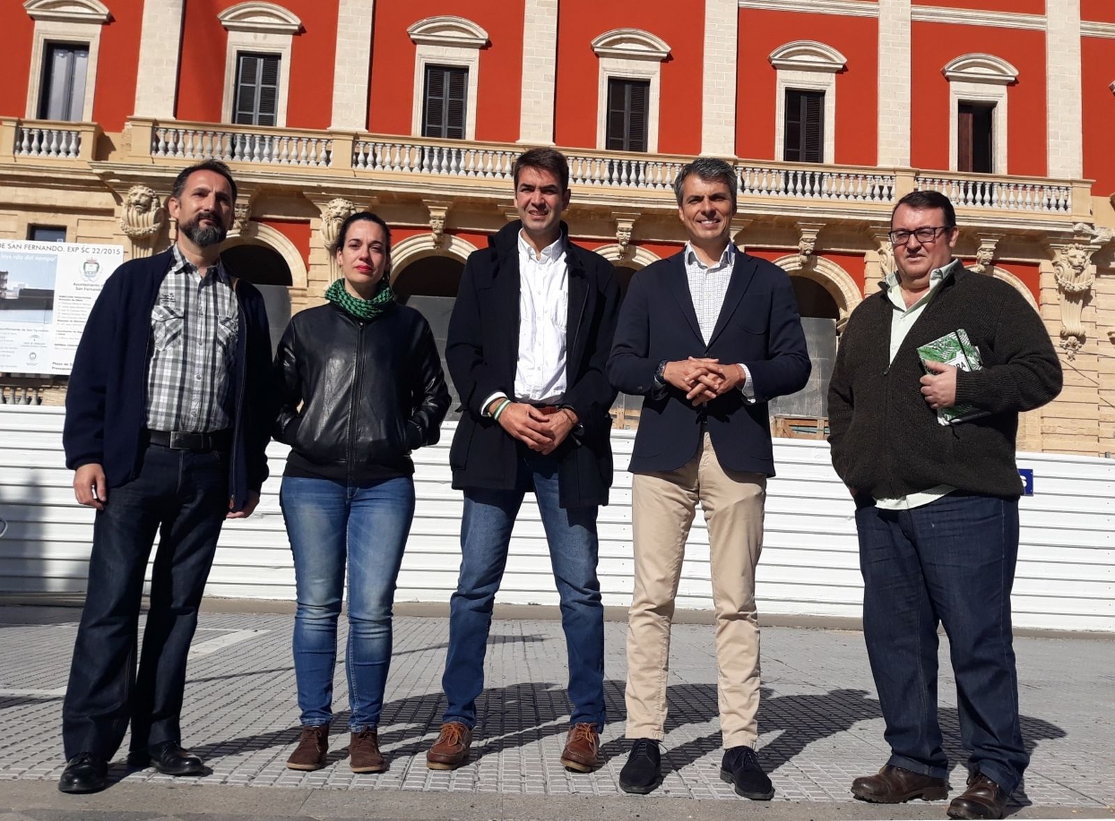 Joaquín Bellido y Fran Romero junto a Sara Domínguez, Lolo Picardo y Enrique Estévez.
