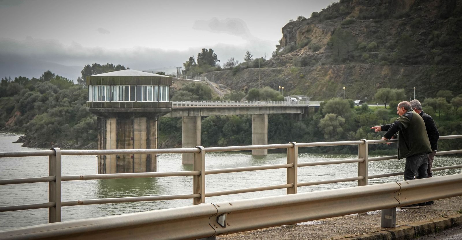 Imágenes del estado actual de los embalses de los Hurones, Guadalcacín y Bornos