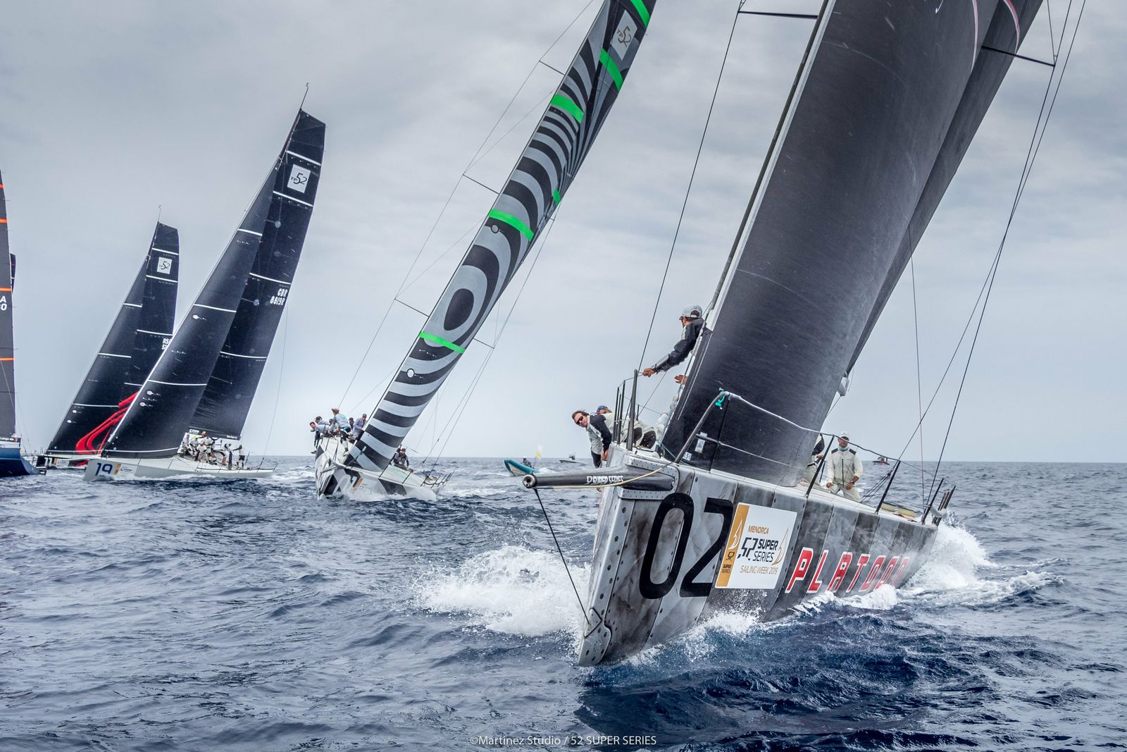 El barco alemán 'Platoon', líder del circuito, en acción durante una regata.