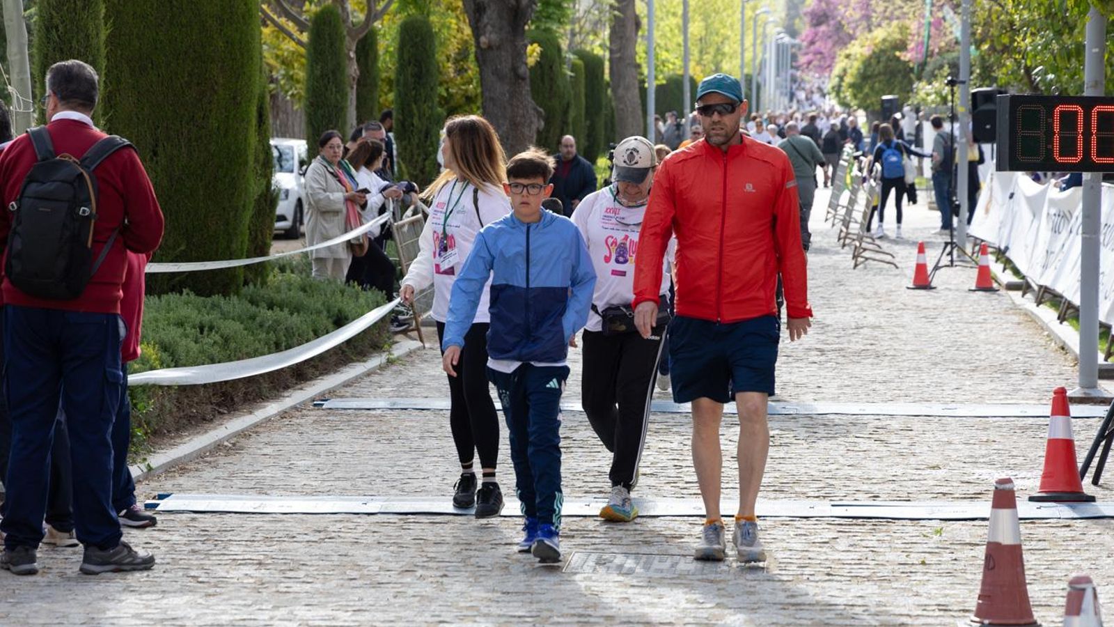 Más de 2.100 participantes corren para promover la salud en Jaén, en imágenes (1)